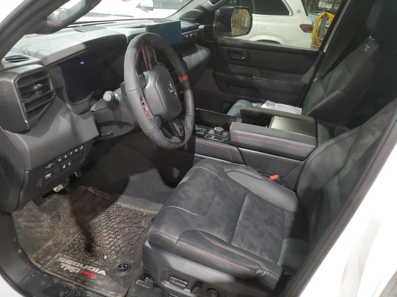 2024 TOYOTA Sequoia