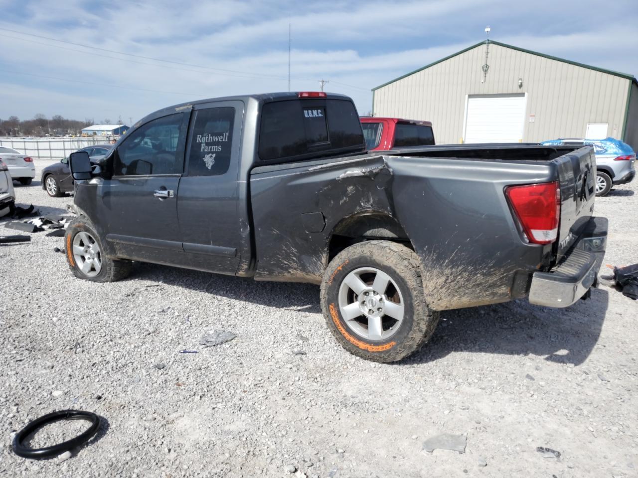2004 NISSAN Titan