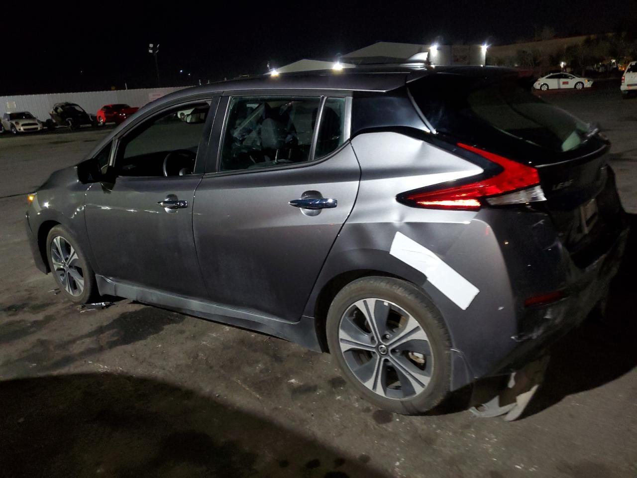 2022 NISSAN LEAF