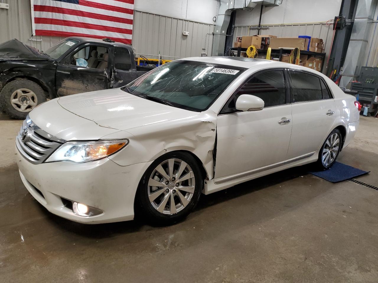 2012 TOYOTA Avalon