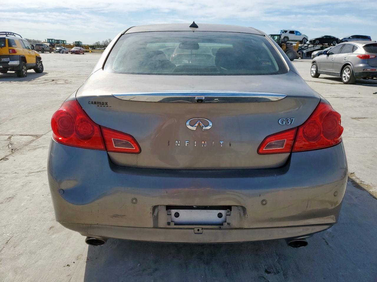 2012 INFINITI G37
