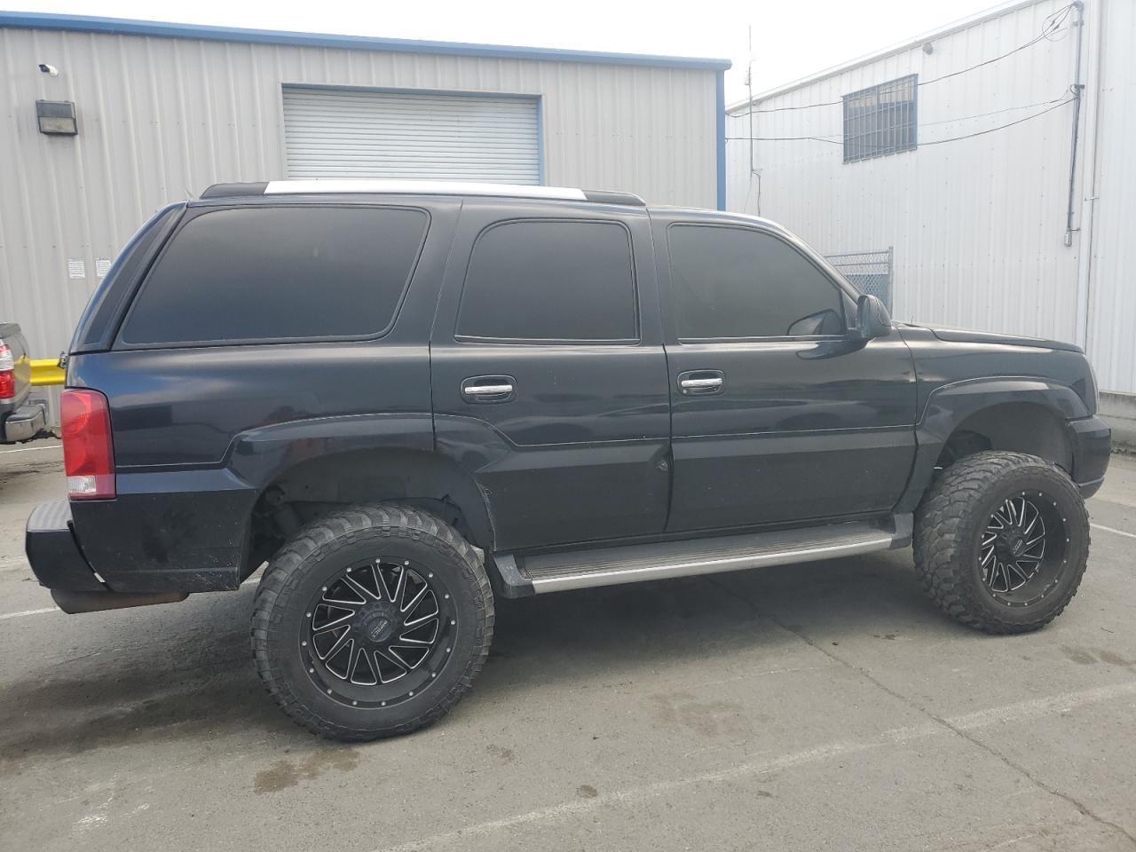 2002 CADILLAC ESCALADE