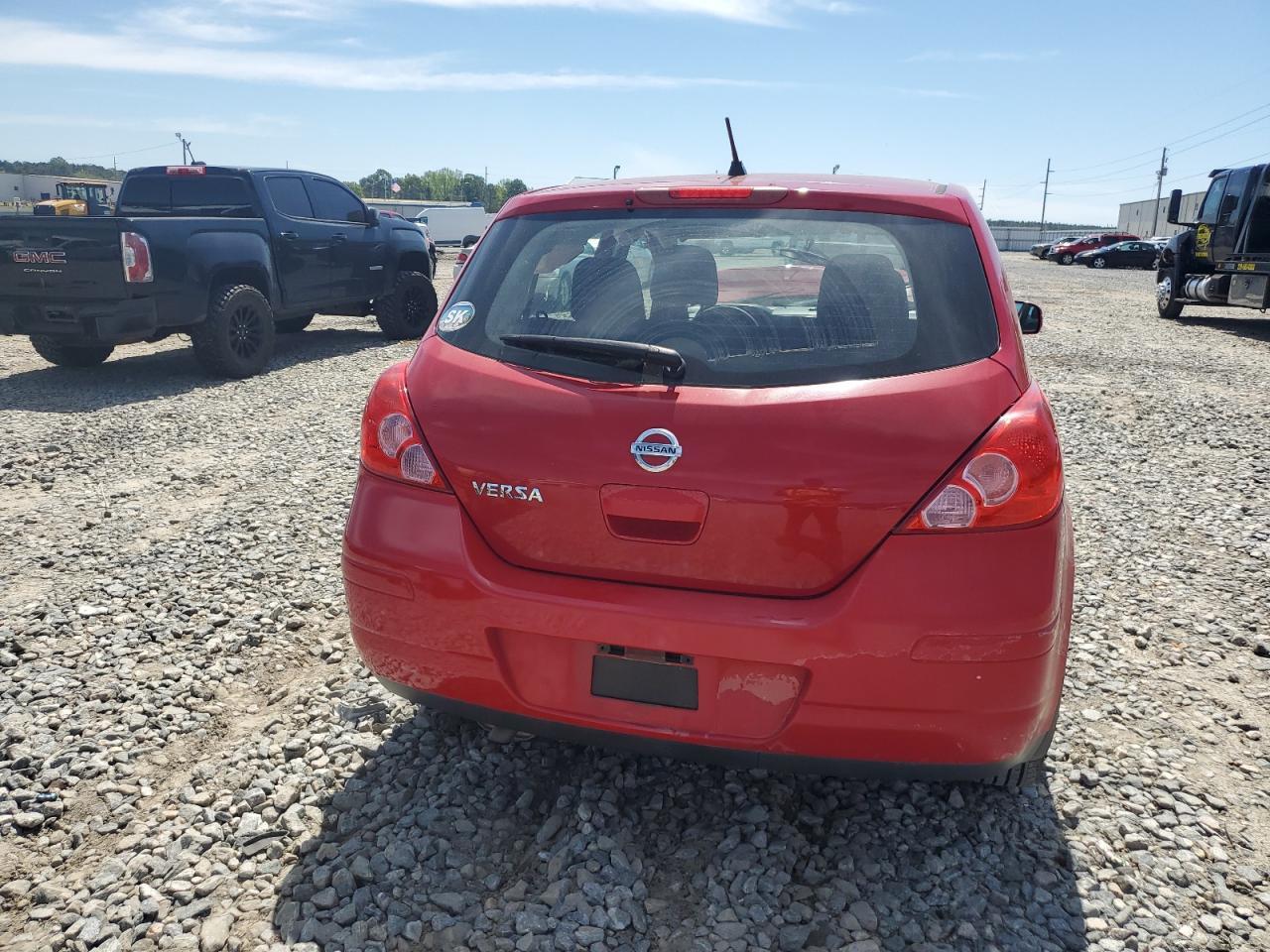 2011 NISSAN VERSA