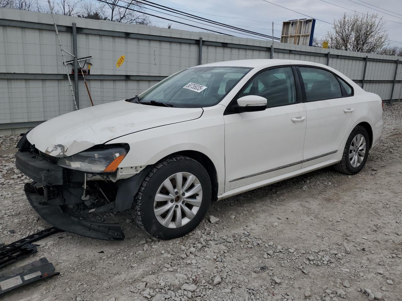 2013 VOLKSWAGEN Passat