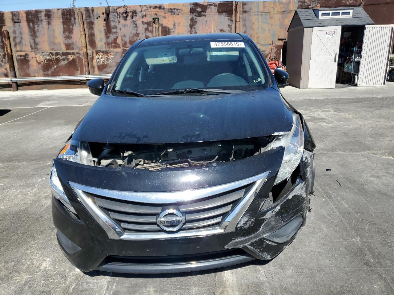 2015 NISSAN VERSA