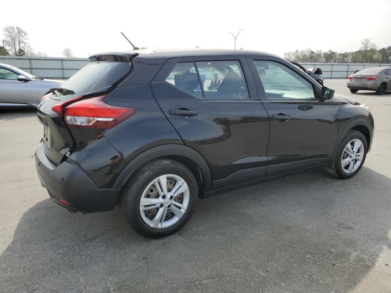 2020 NISSAN KICKS