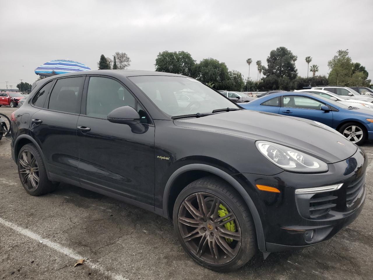 2015 PORSCHE CAYENNE
