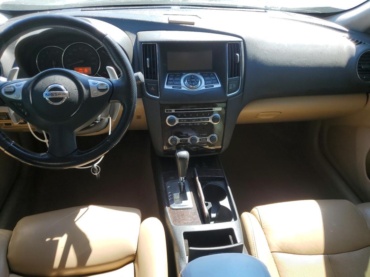 2011 NISSAN Maxima