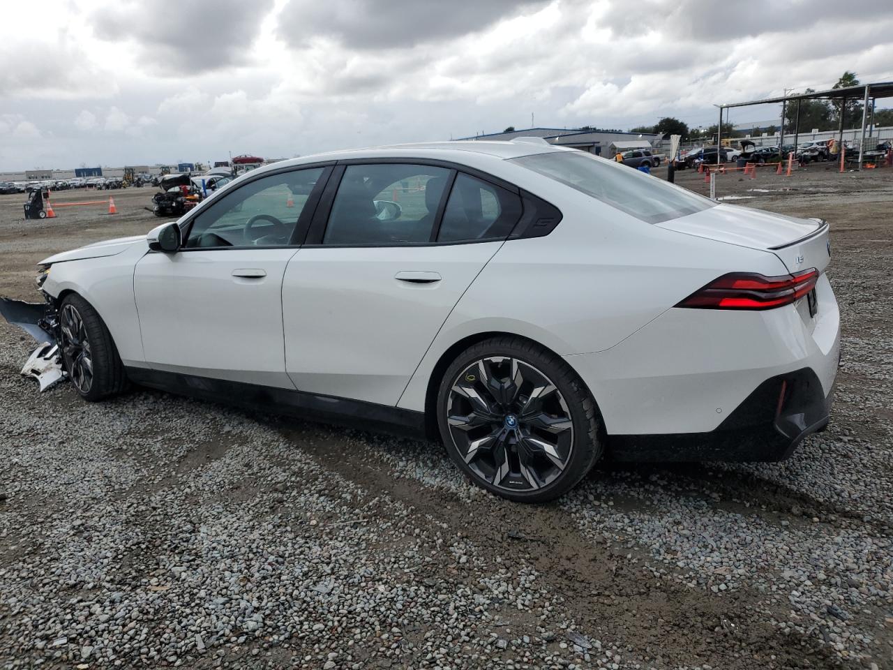 2024 BMW i5