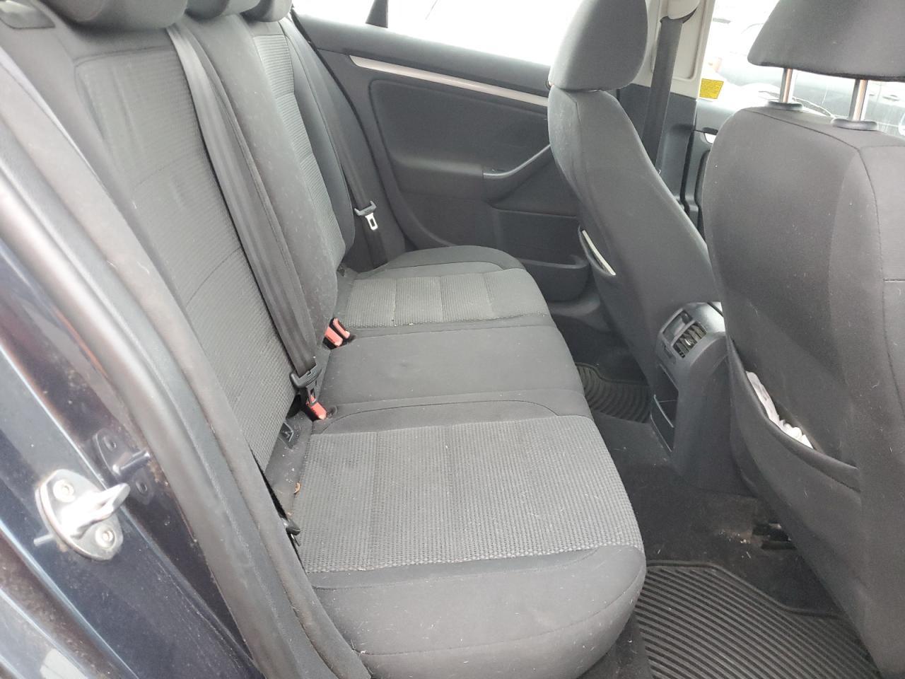 2010 VOLKSWAGEN JETTA