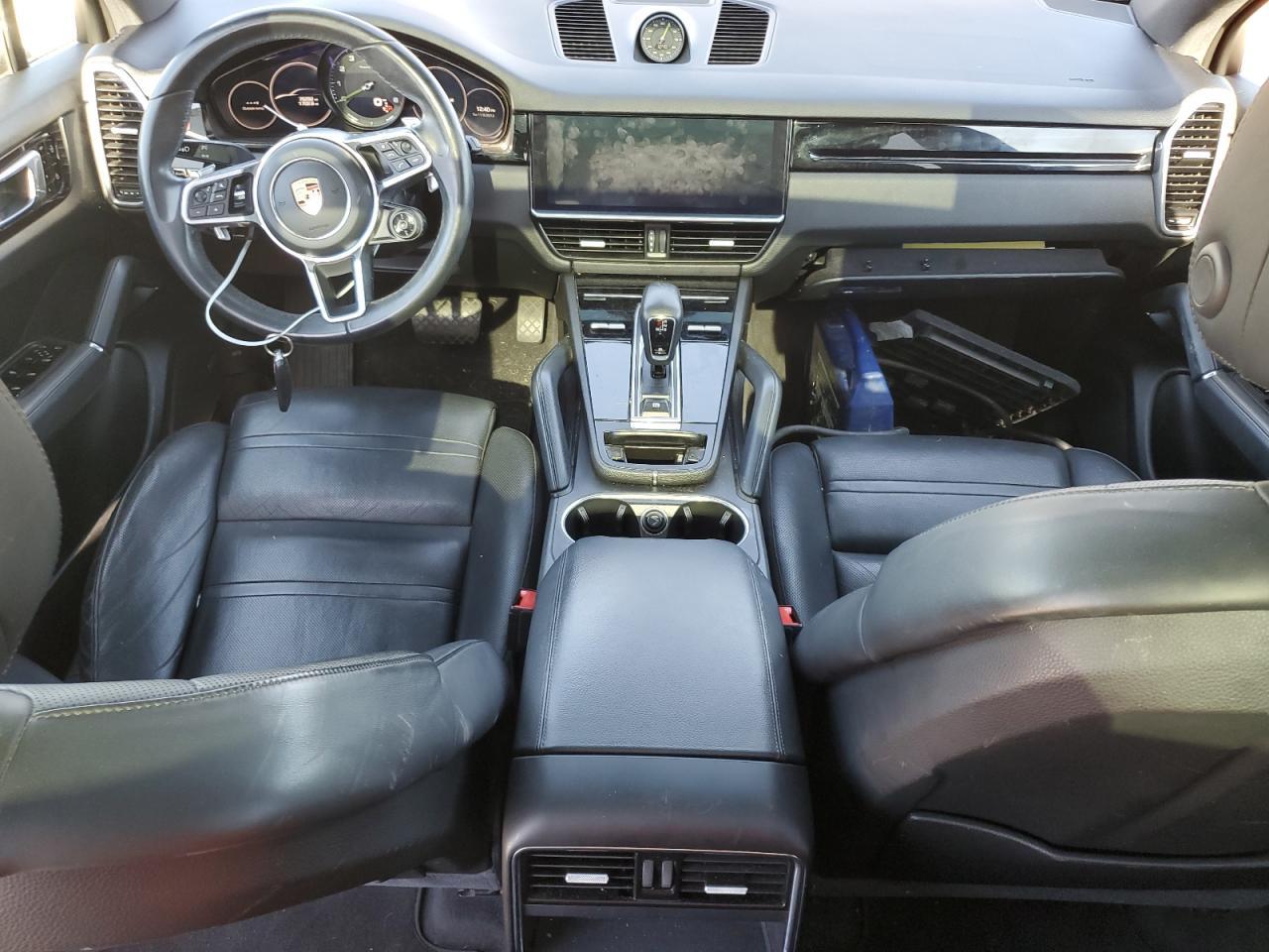 2019 PORSCHE CAYENNE