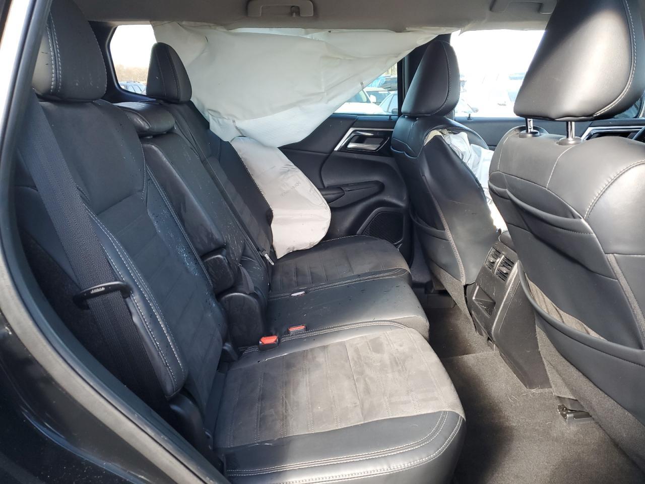 2023 MITSUBISHI outlander