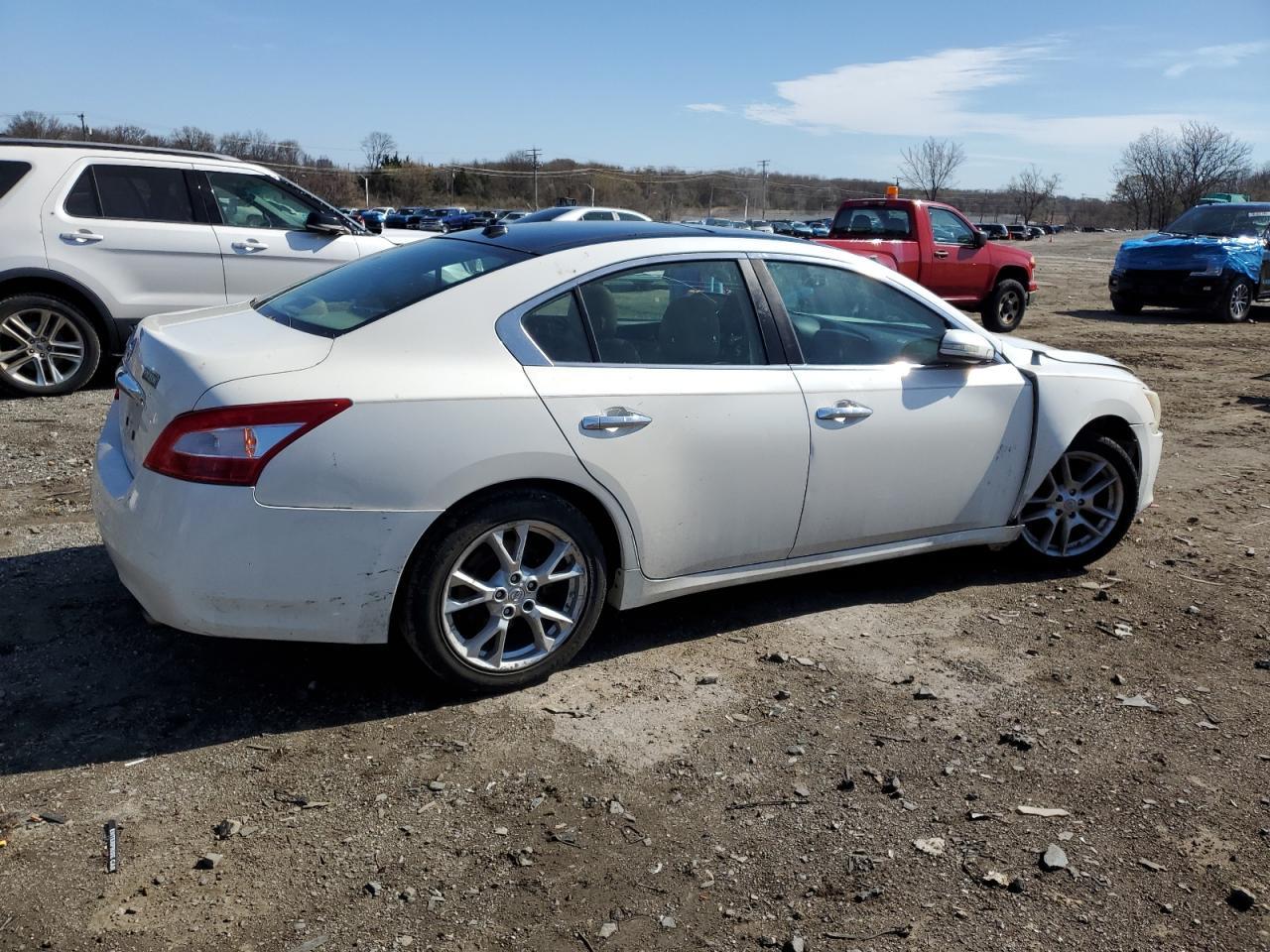 2009 NISSAN Maxima
