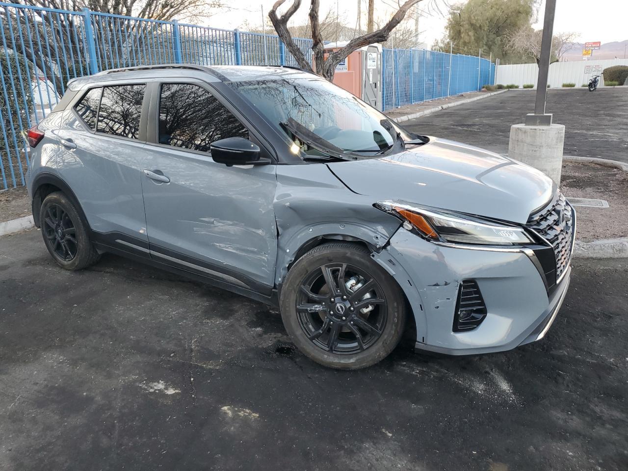 2023 NISSAN KICKS