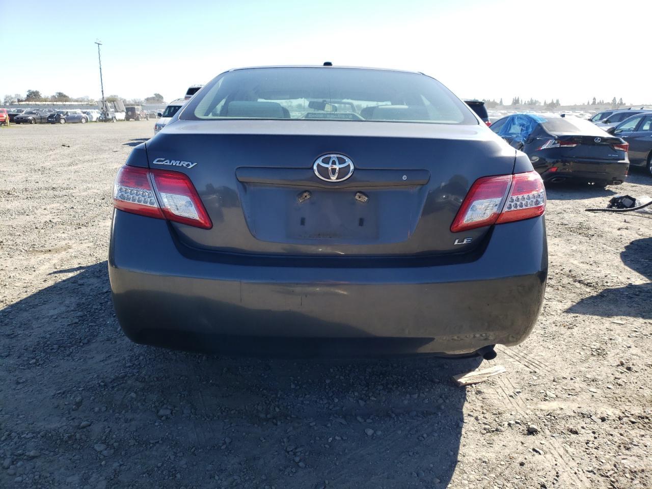 2011 TOYOTA CAMRY