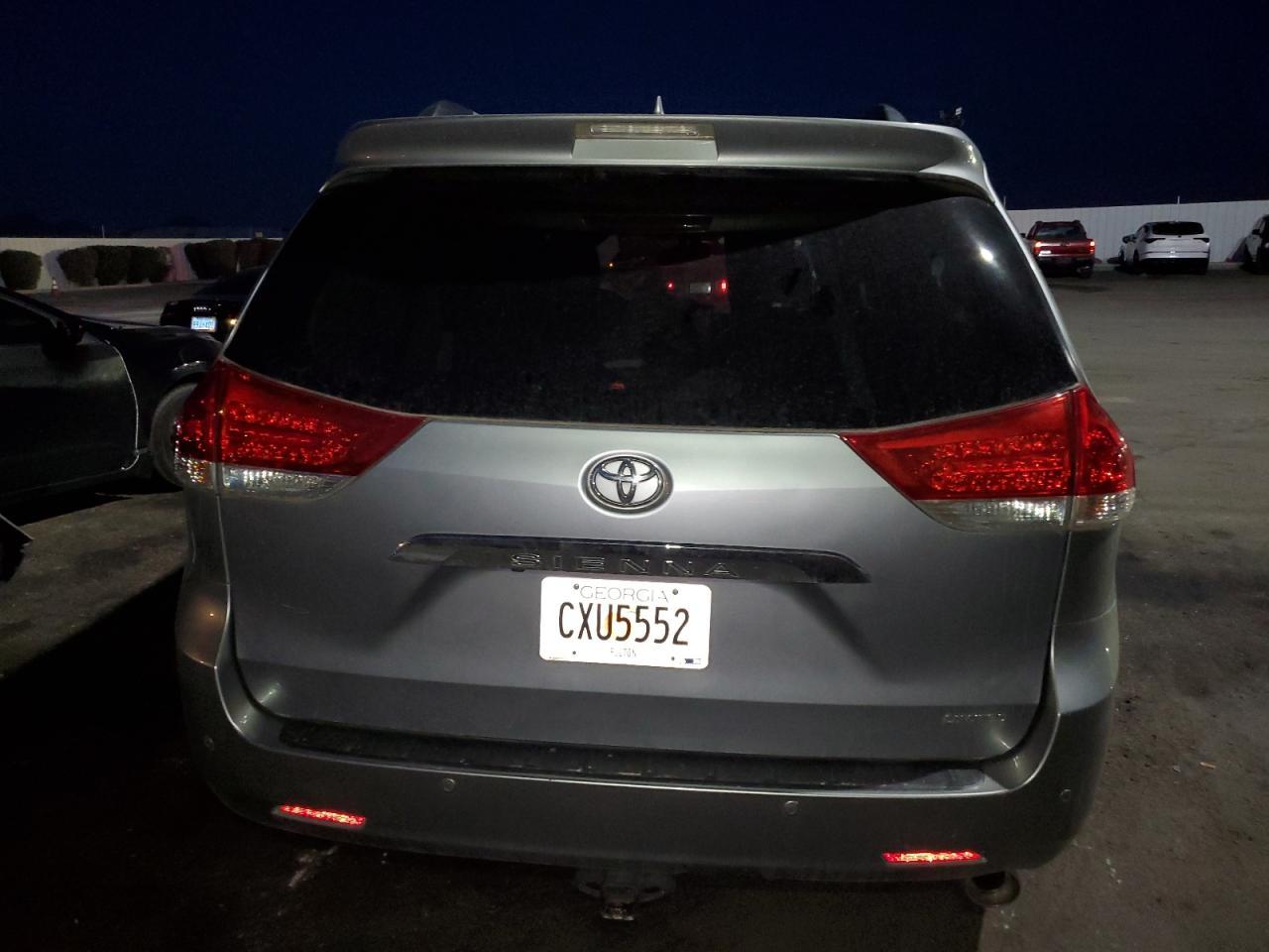 2013 TOYOTA SIENNA
