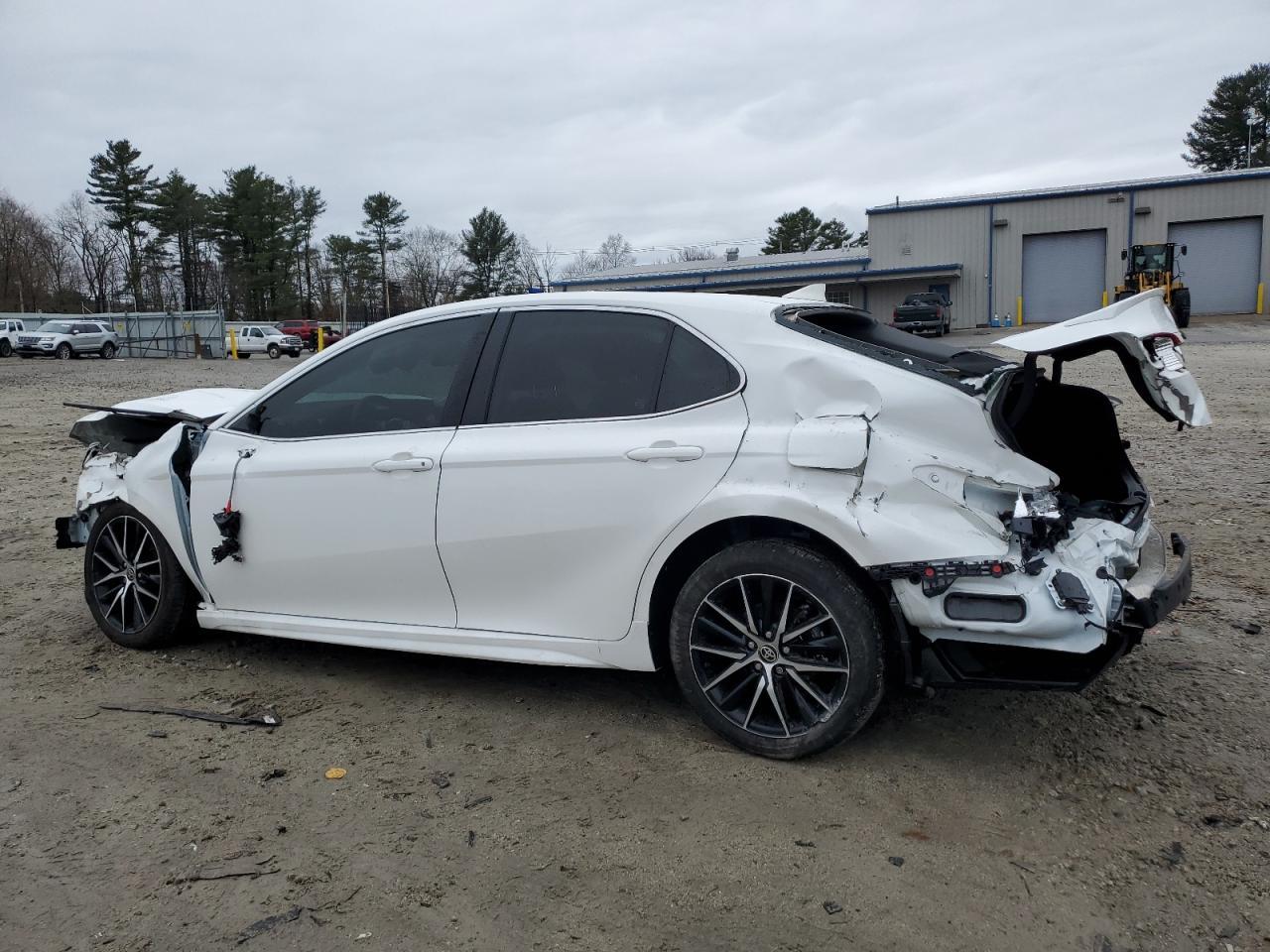 2024 TOYOTA CAMRY