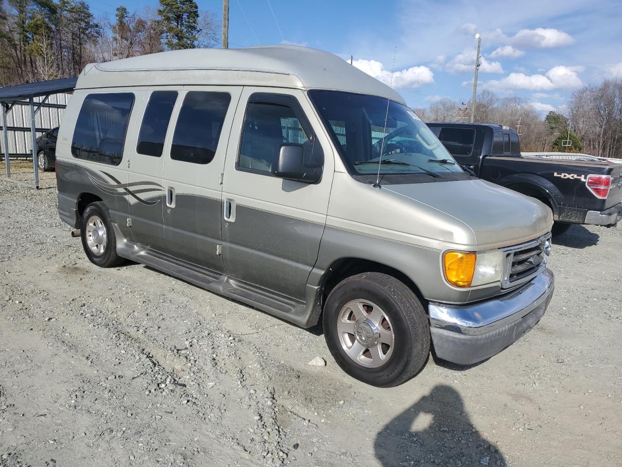 2005 FORD ECONOLINE
