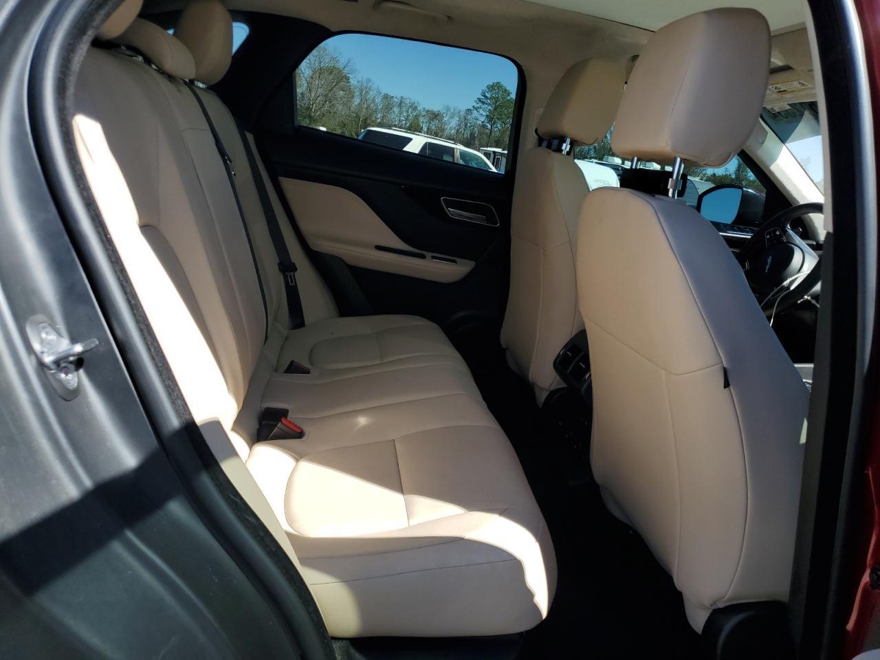 2019 JAGUAR F-Pace