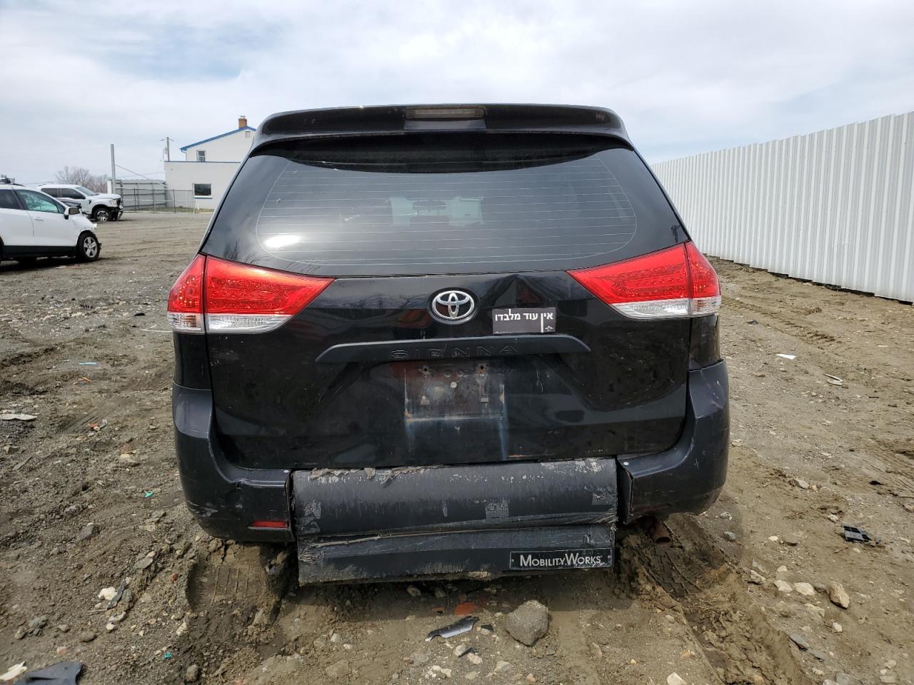 2014 TOYOTA SIENNA