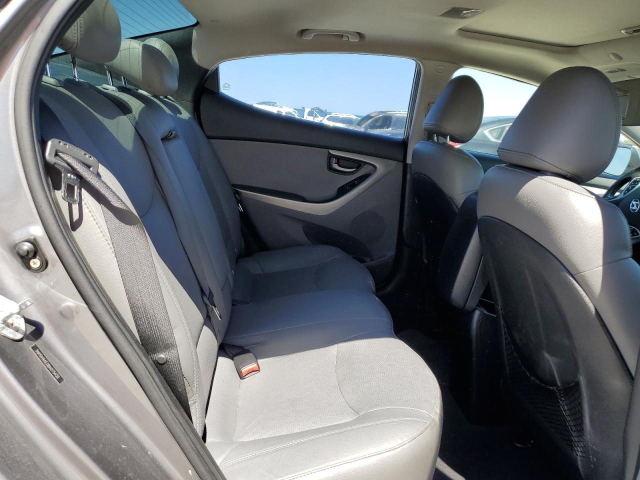 2011 HYUNDAI ELANTRA