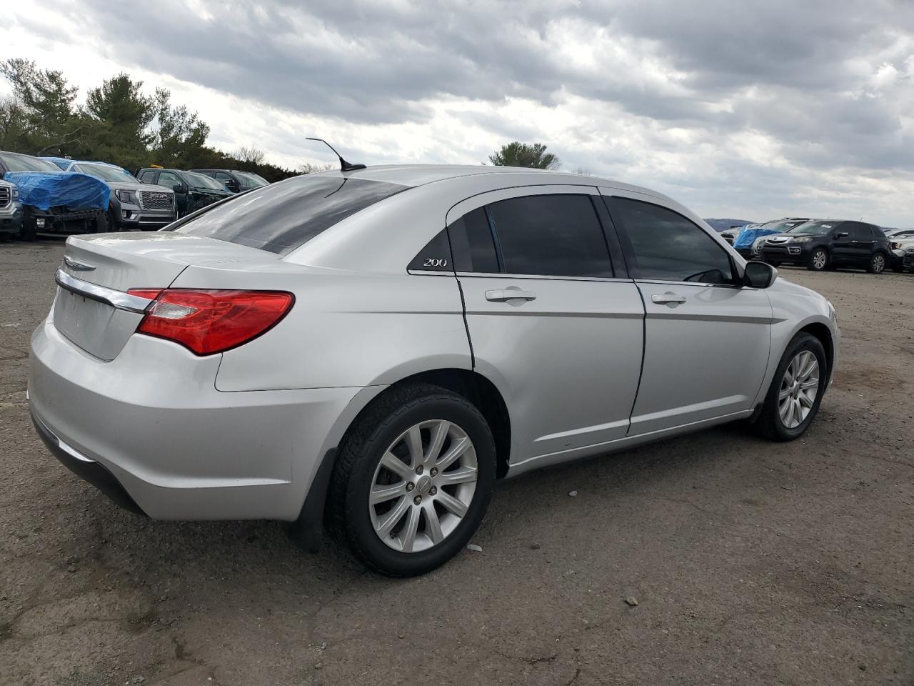 2012 CHRYSLER 200