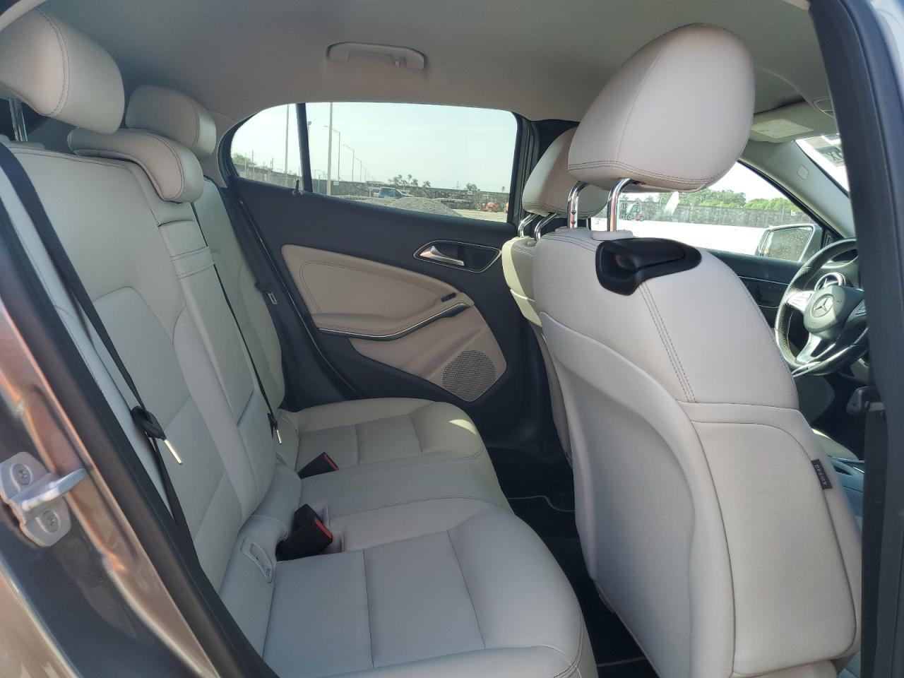 2016 MERCEDES-BENZ GLA-Class