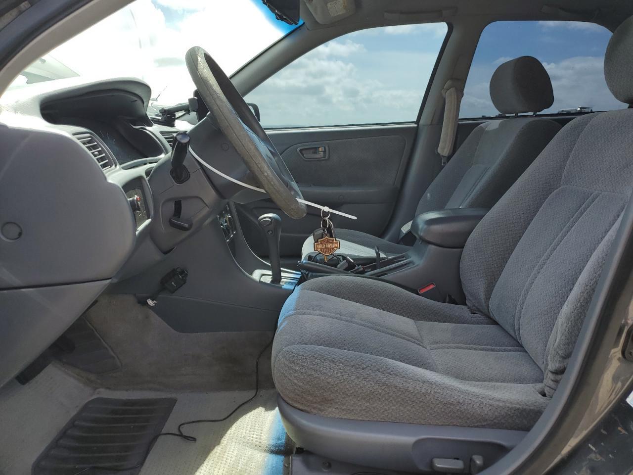 2000 TOYOTA CAMRY