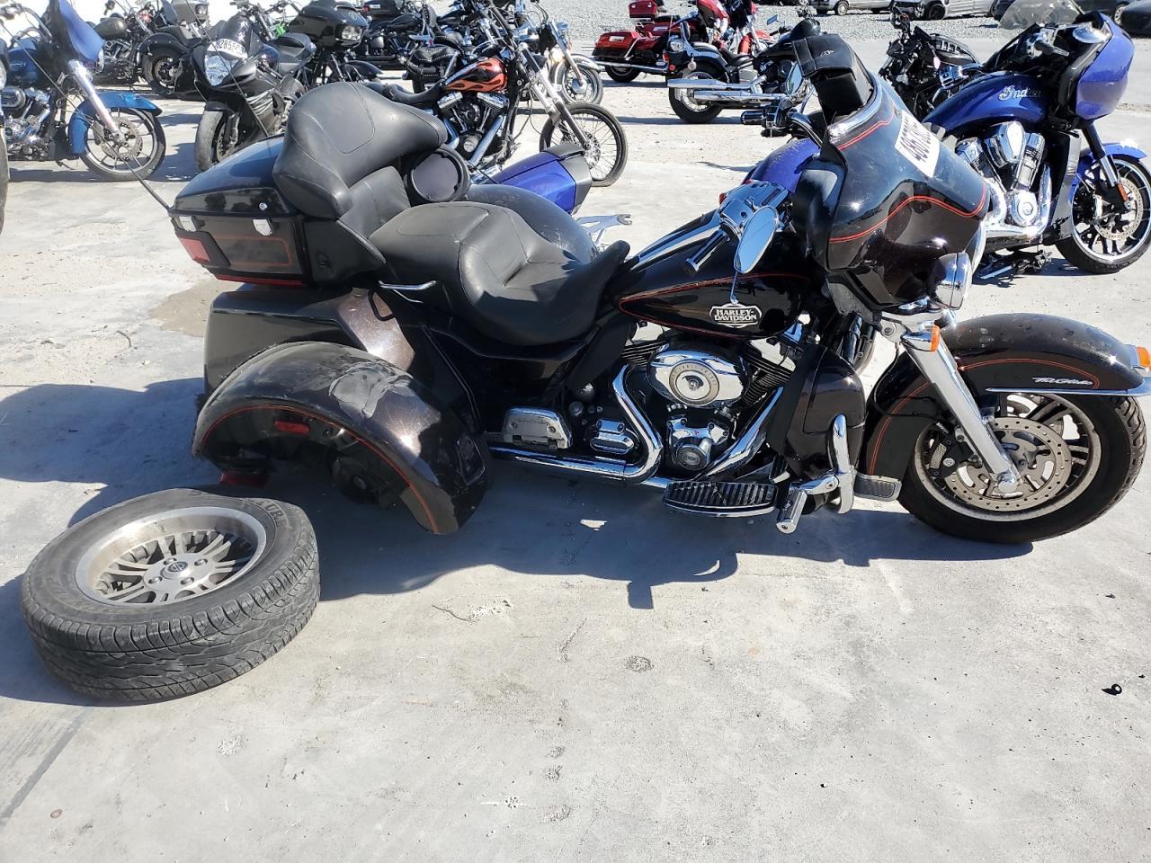 2011 HARLEY-DAVIDSON FLHTCUTG