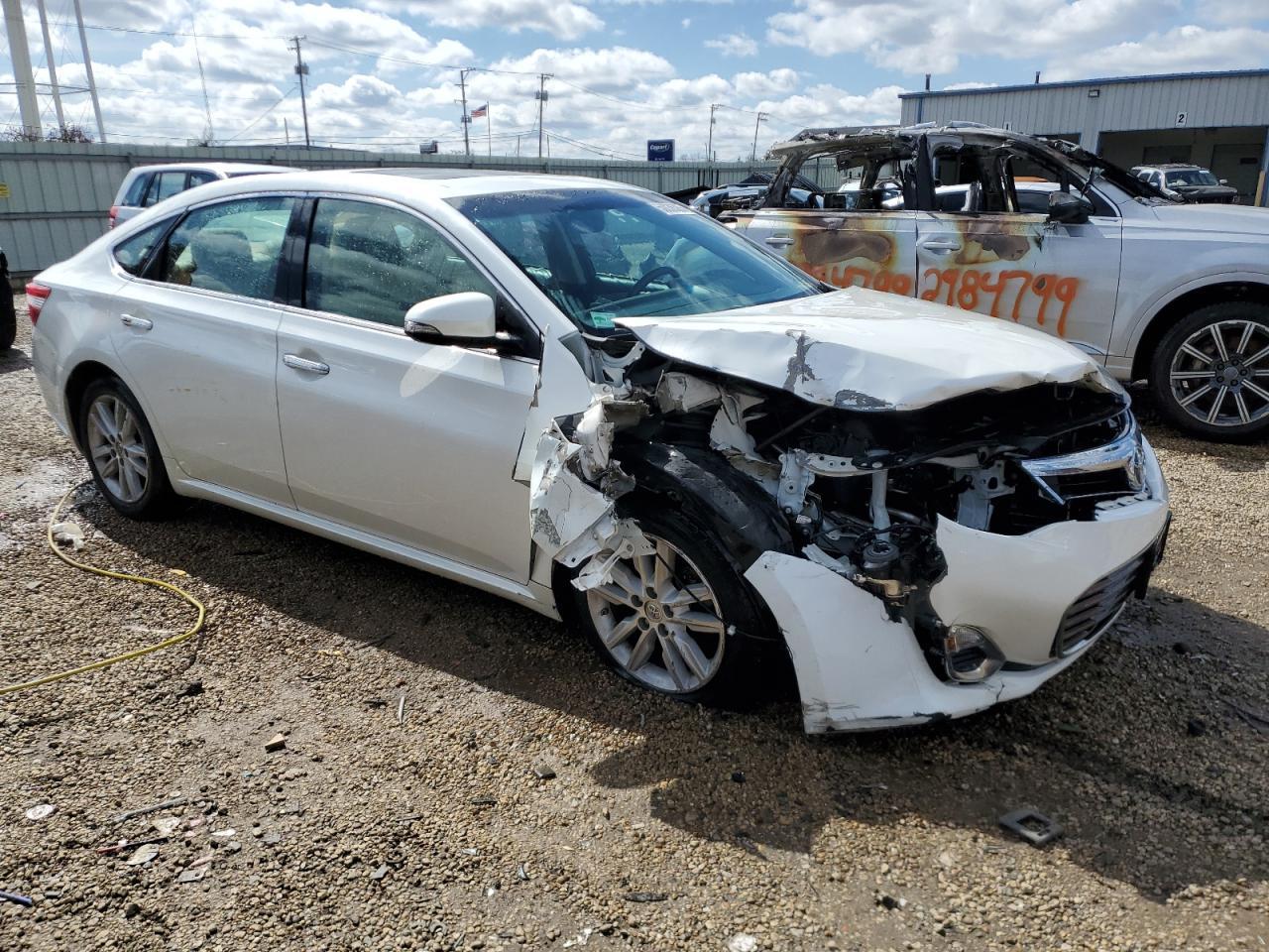 2013 TOYOTA Avalon