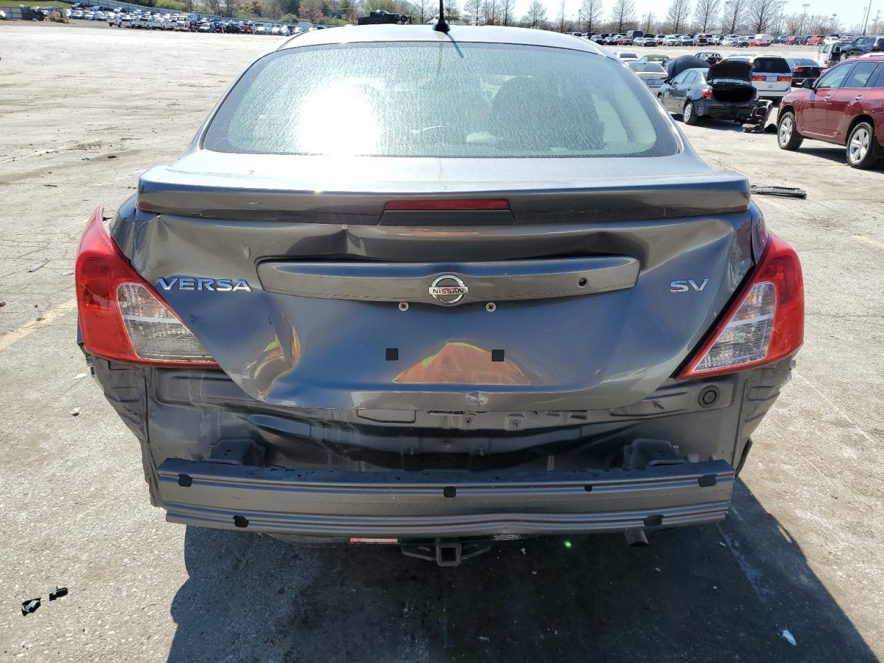 2018 NISSAN VERSA