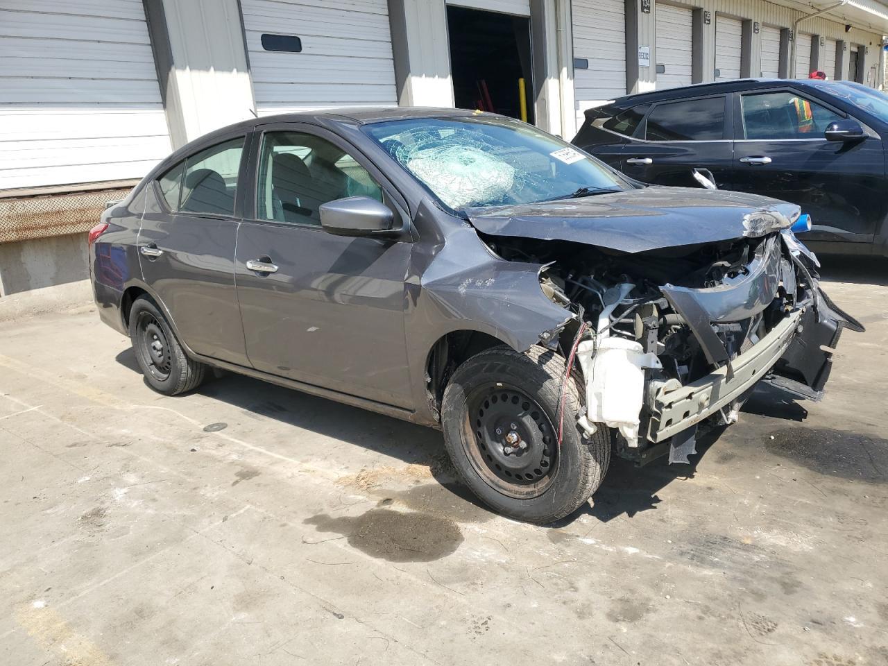 2018 NISSAN VERSA
