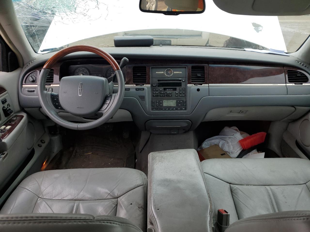 2007 LINCOLN Town Car