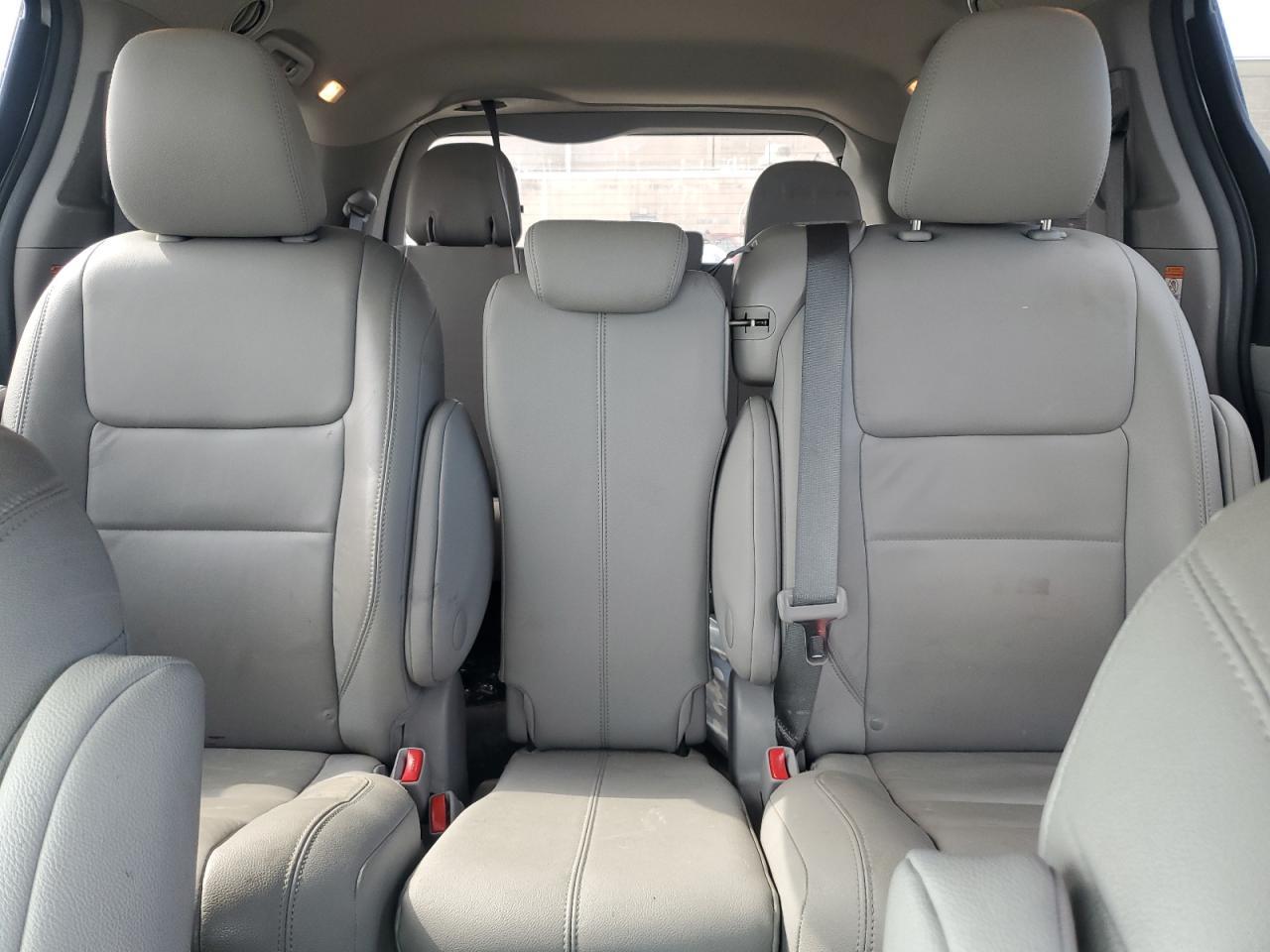 2017 TOYOTA SIENNA