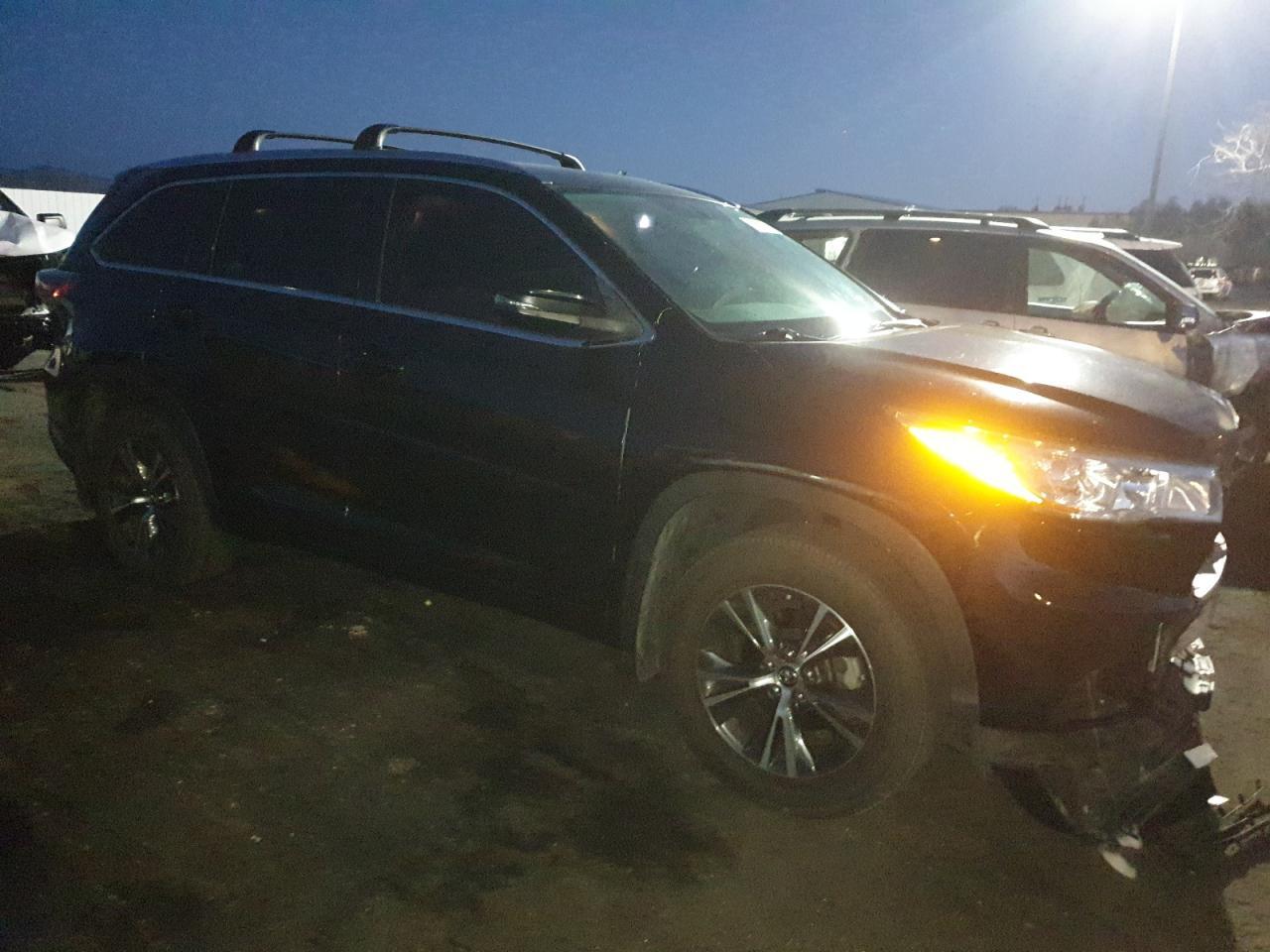 2016 TOYOTA HIGHLANDER