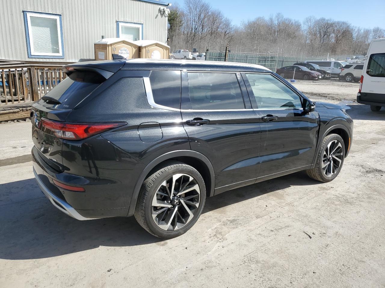 2023 MITSUBISHI outlander