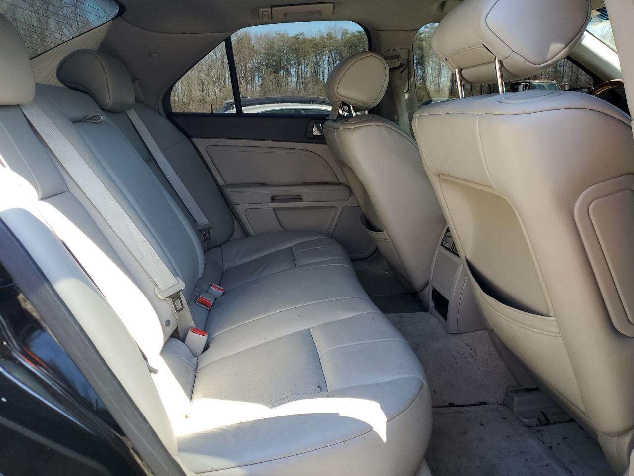 2010 CADILLAC STS