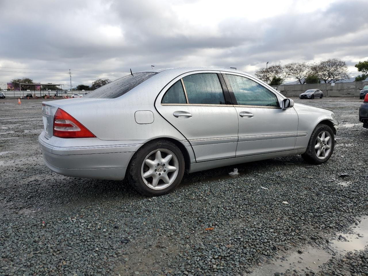 2002 MERCEDES-BENZ C-CLASS