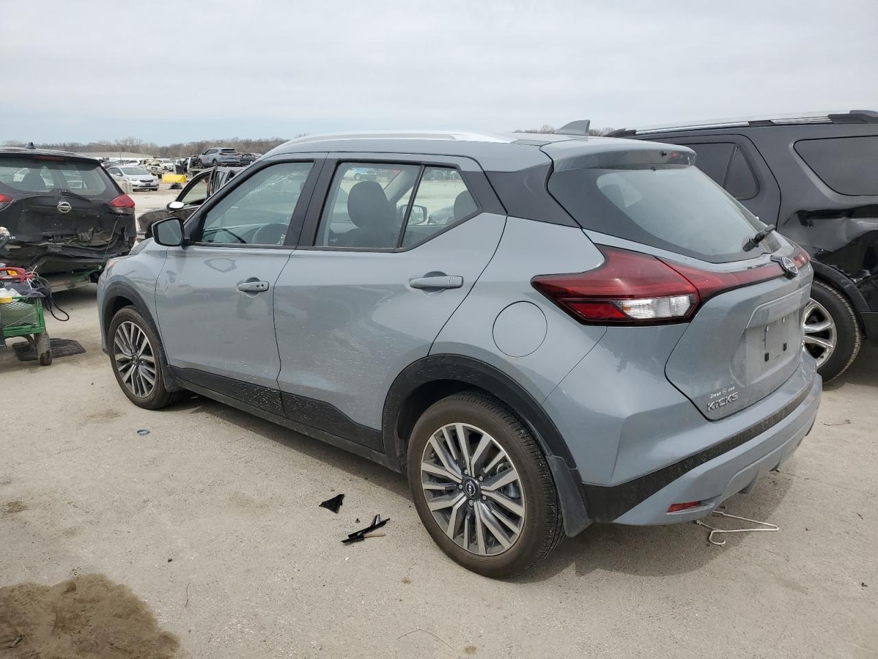 2024 NISSAN KICKS