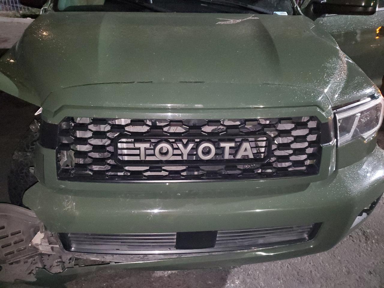 2020 TOYOTA Sequoia