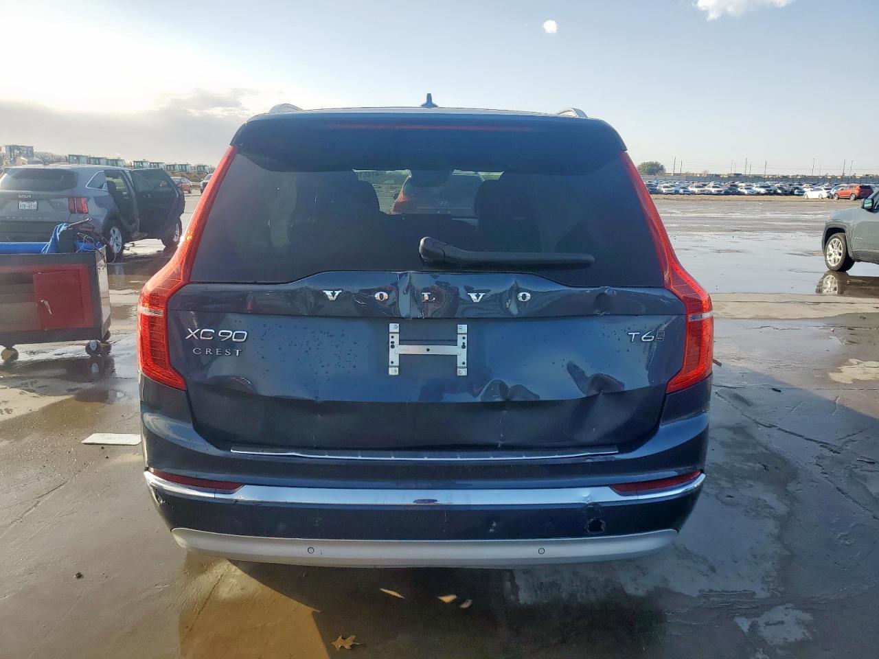 2022 VOLVO XC90