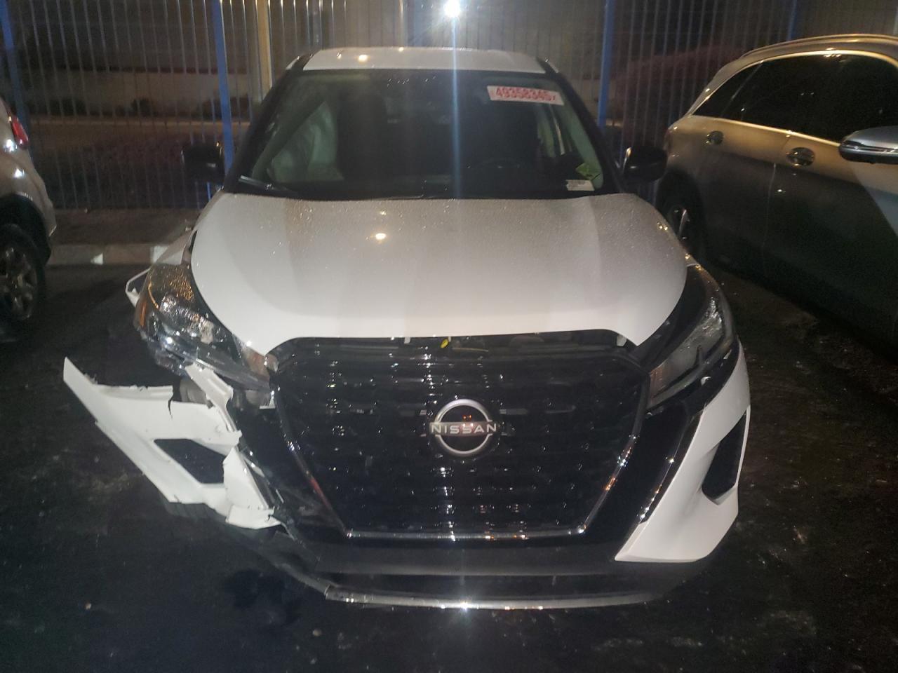 2024 NISSAN KICKS