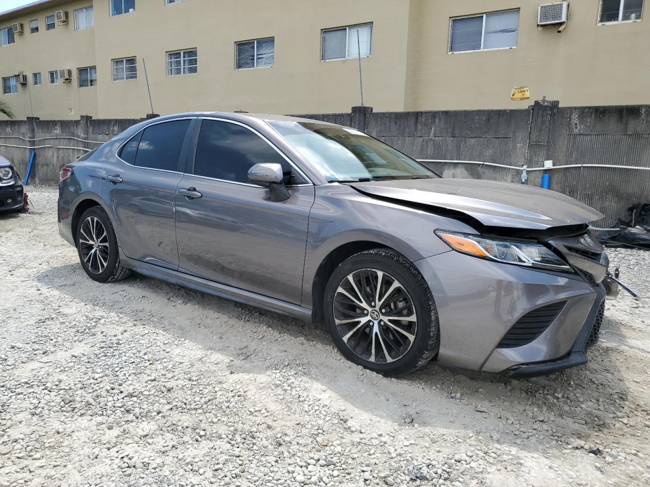 2018 TOYOTA CAMRY