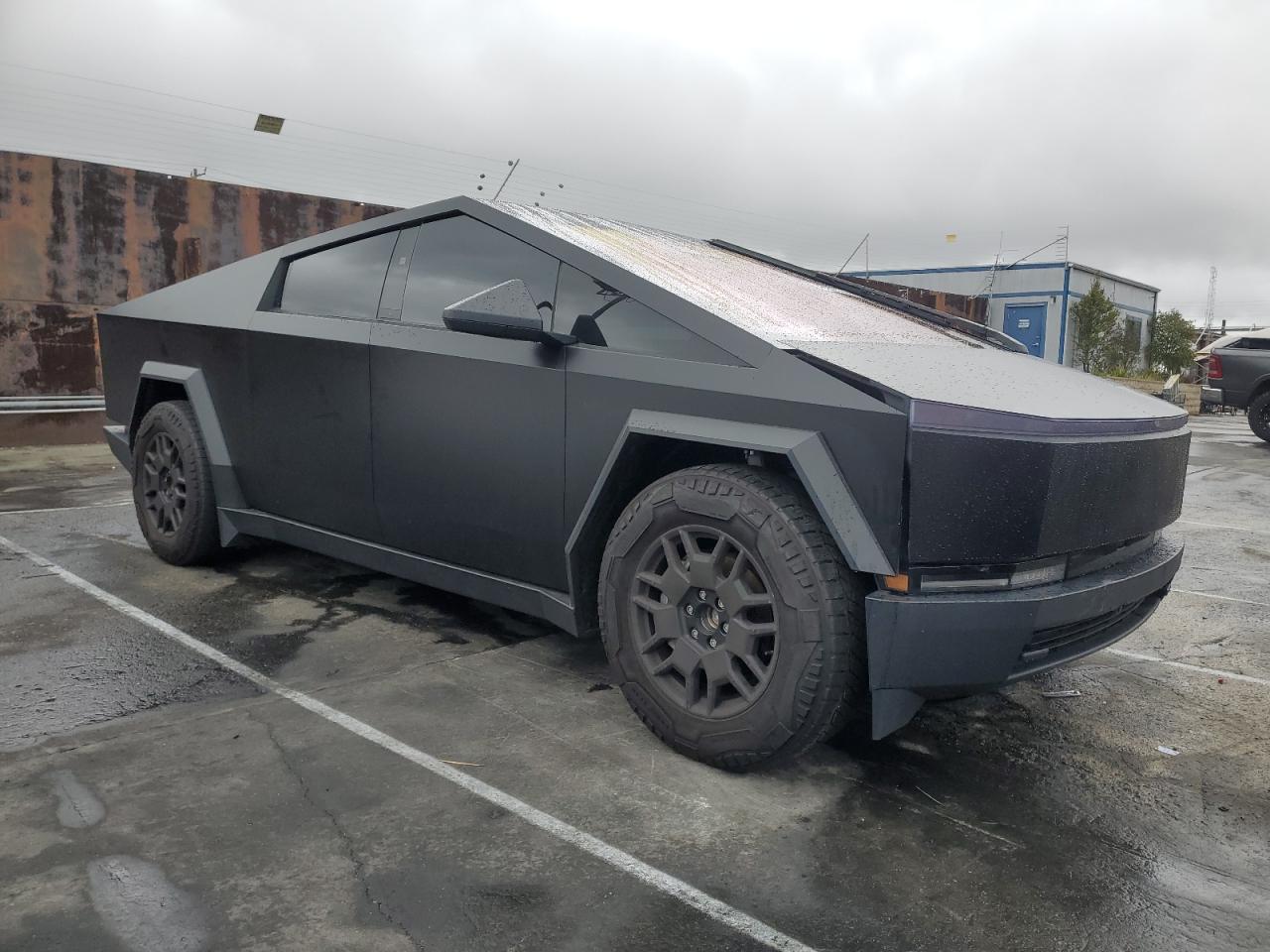 2024 TESLA Cybertruck