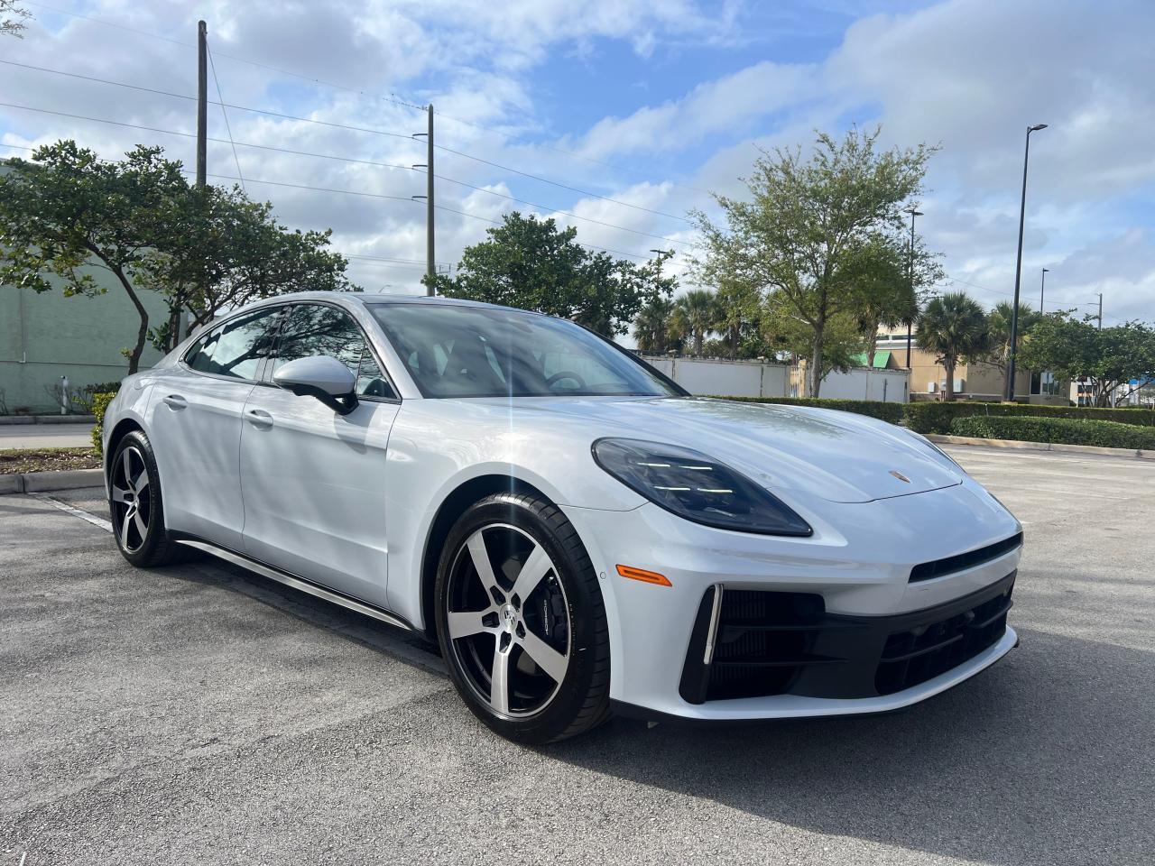 2024 PORSCHE Panamera