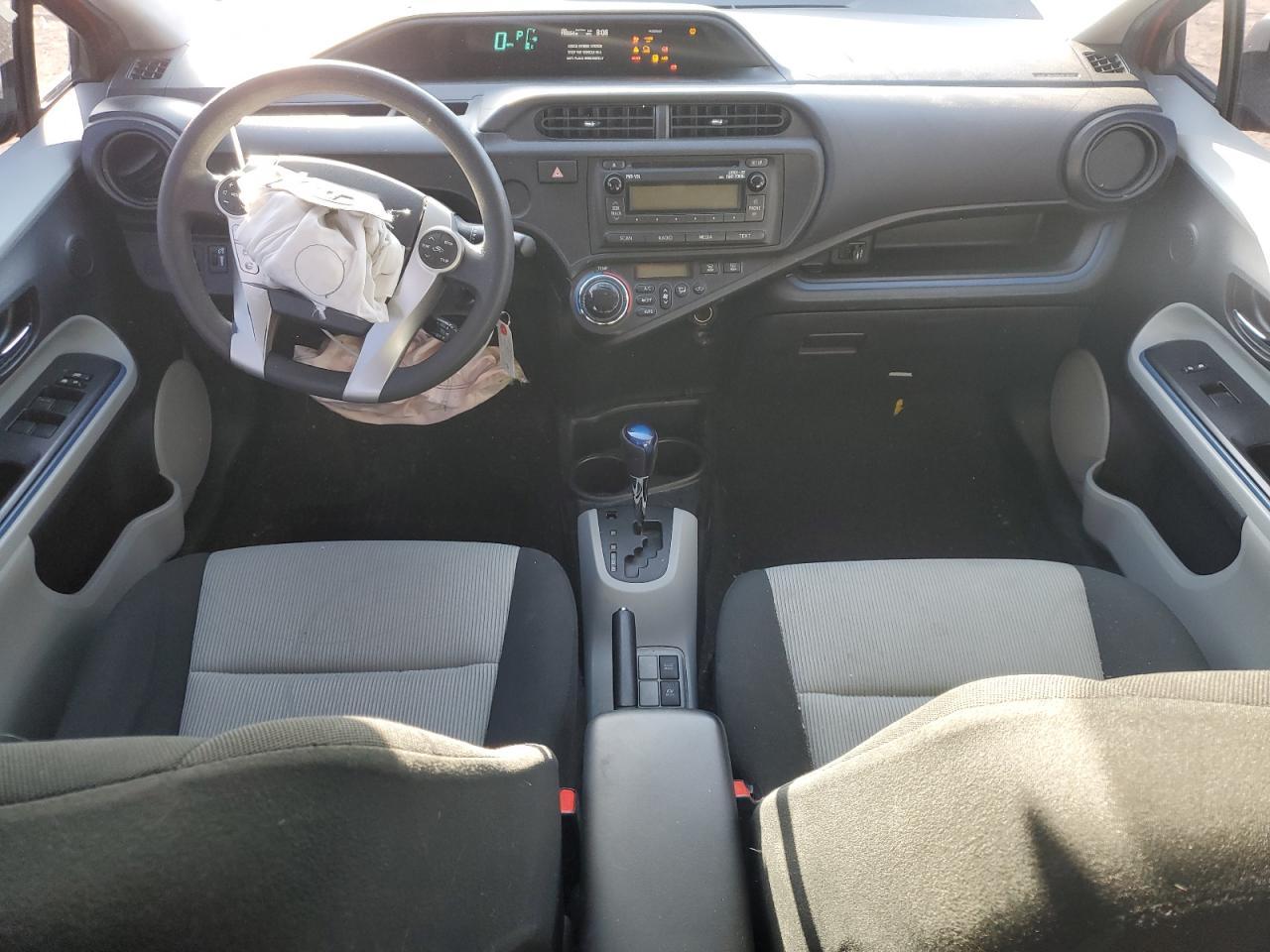 2013 TOYOTA Prius c