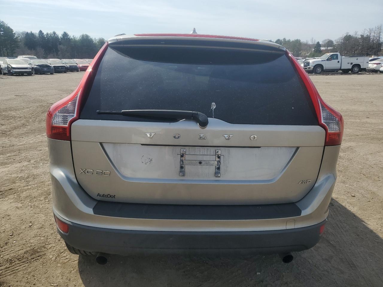2011 VOLVO XC60