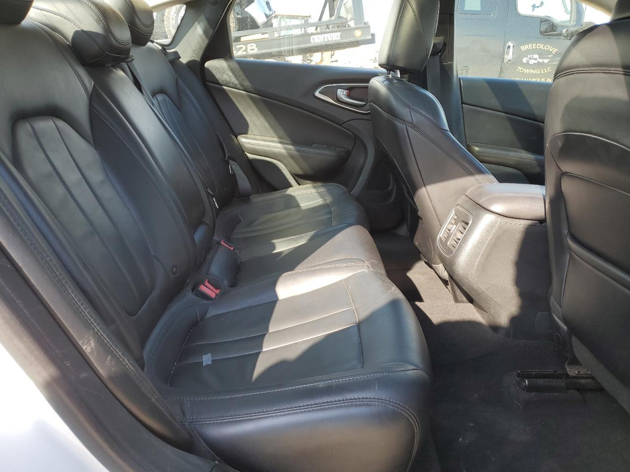 2015 CHRYSLER 200