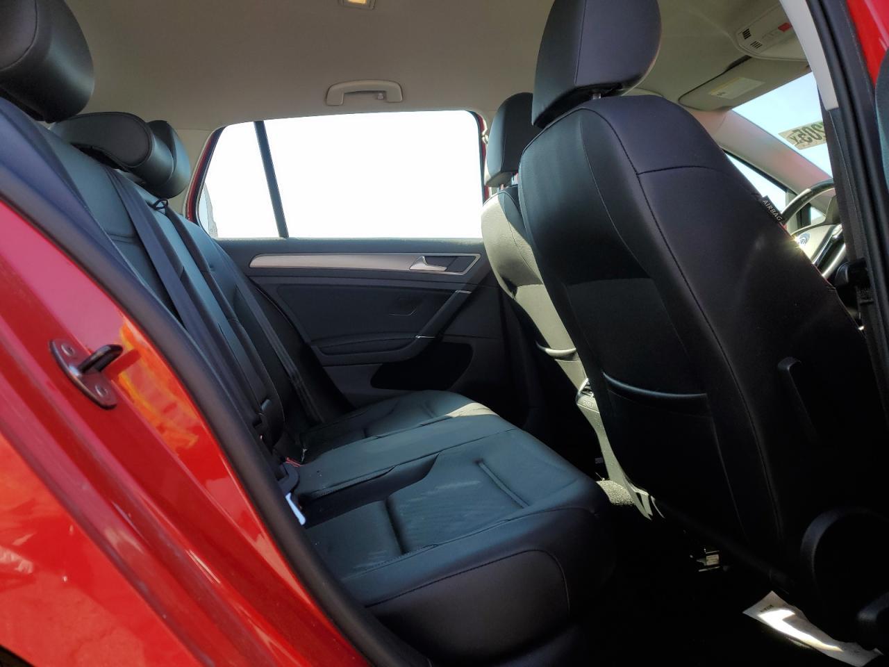 2015 VOLKSWAGEN GOLF