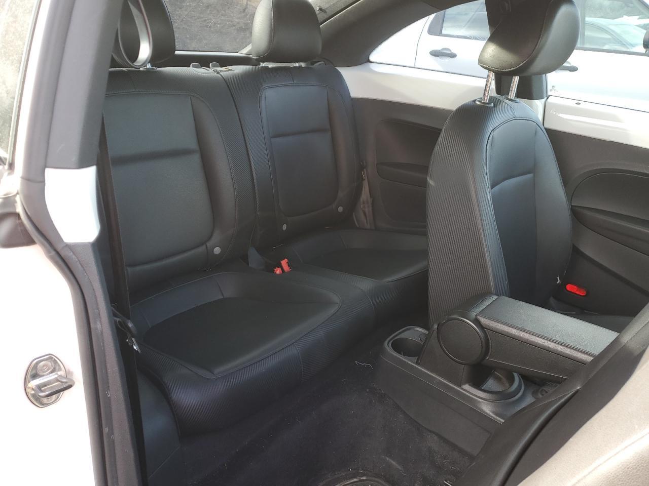 2013 VOLKSWAGEN Beetle